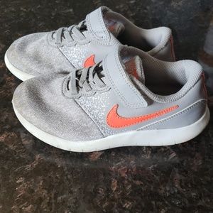 Nike Flex Contact running shoes